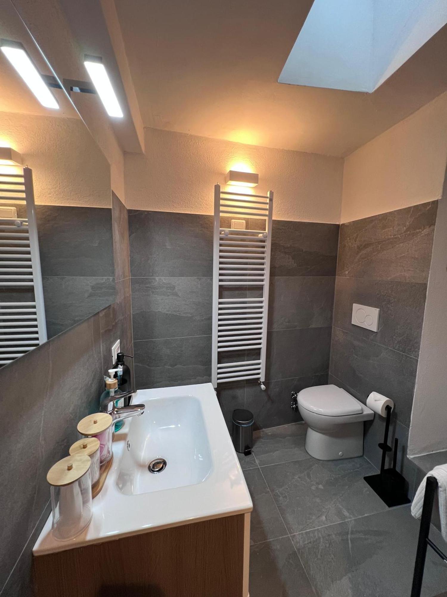 Villa Como, Jacuzzi Spa And Private Pool 布里维奥 外观 照片