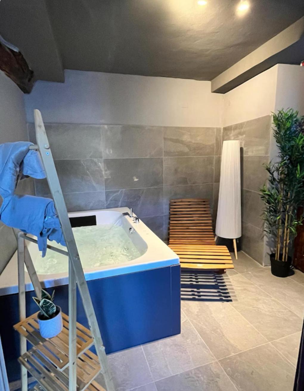 Villa Como, Jacuzzi Spa And Private Pool 布里维奥 外观 照片
